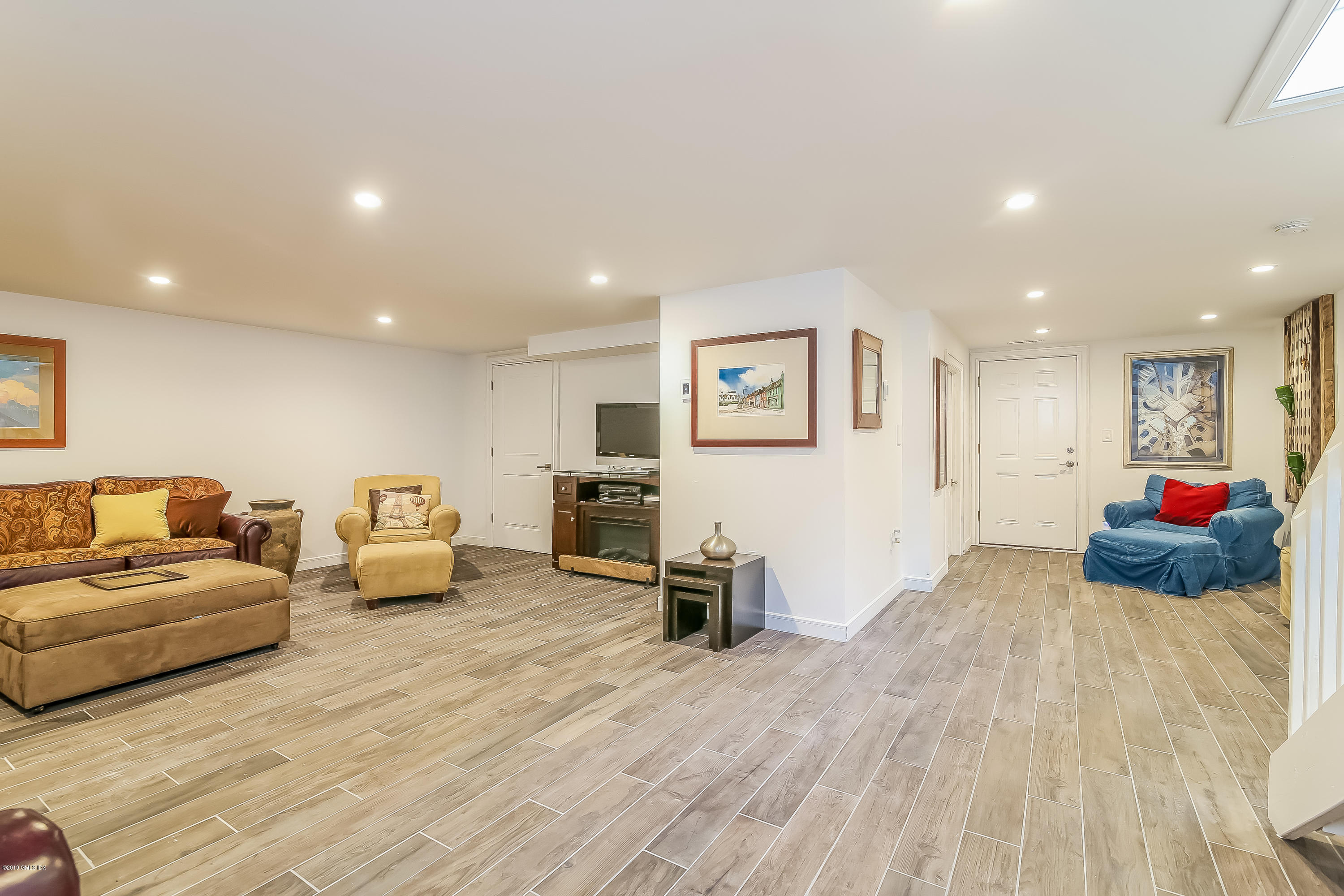85 Bedford Road Greenwich, CT 06831 - Photo 23 of 38 035-Entertainment_Room-5261708-large
