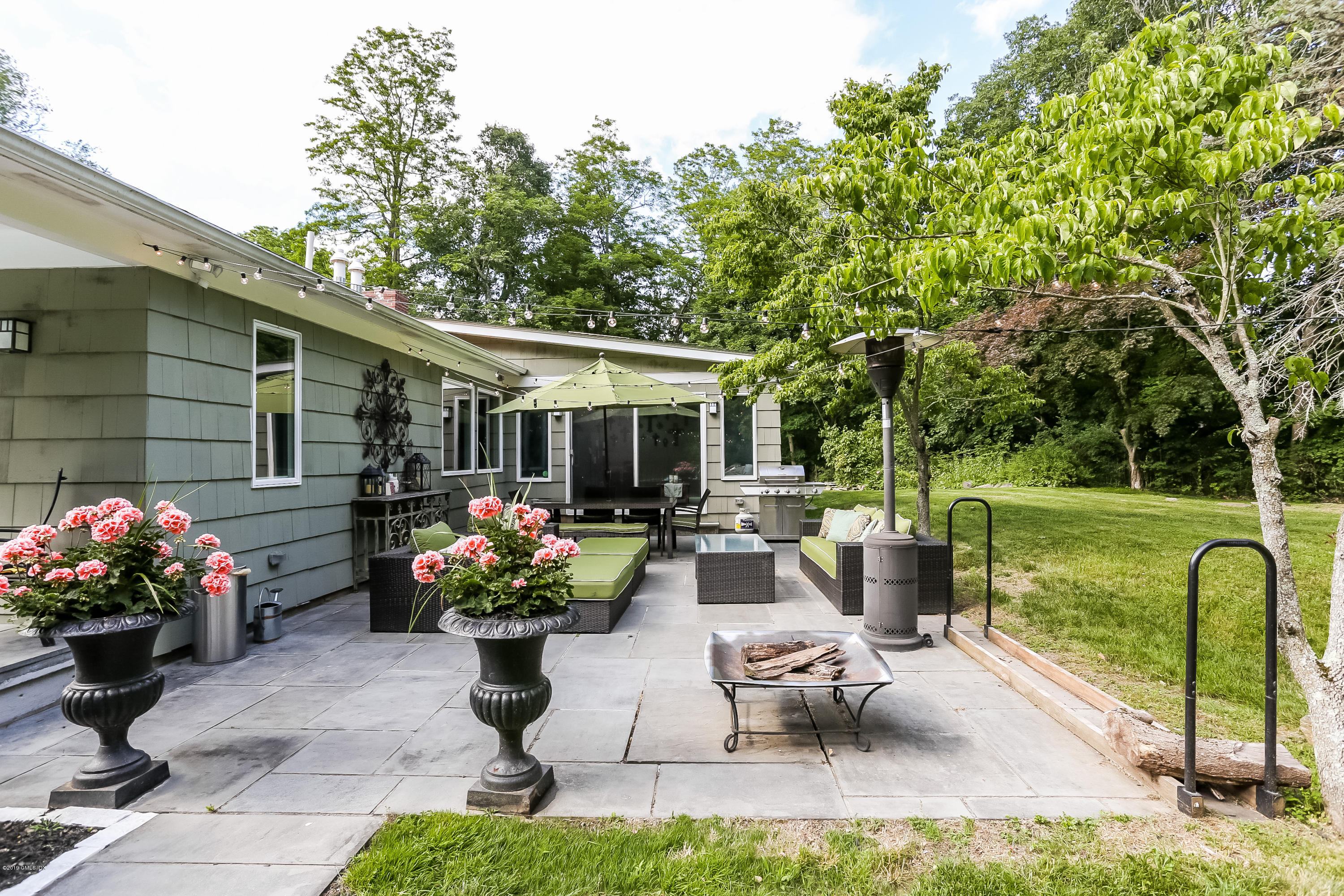 85 Bedford Road Greenwich, CT 06831 - Photo 28 of 38 042-Patio-5905083-large