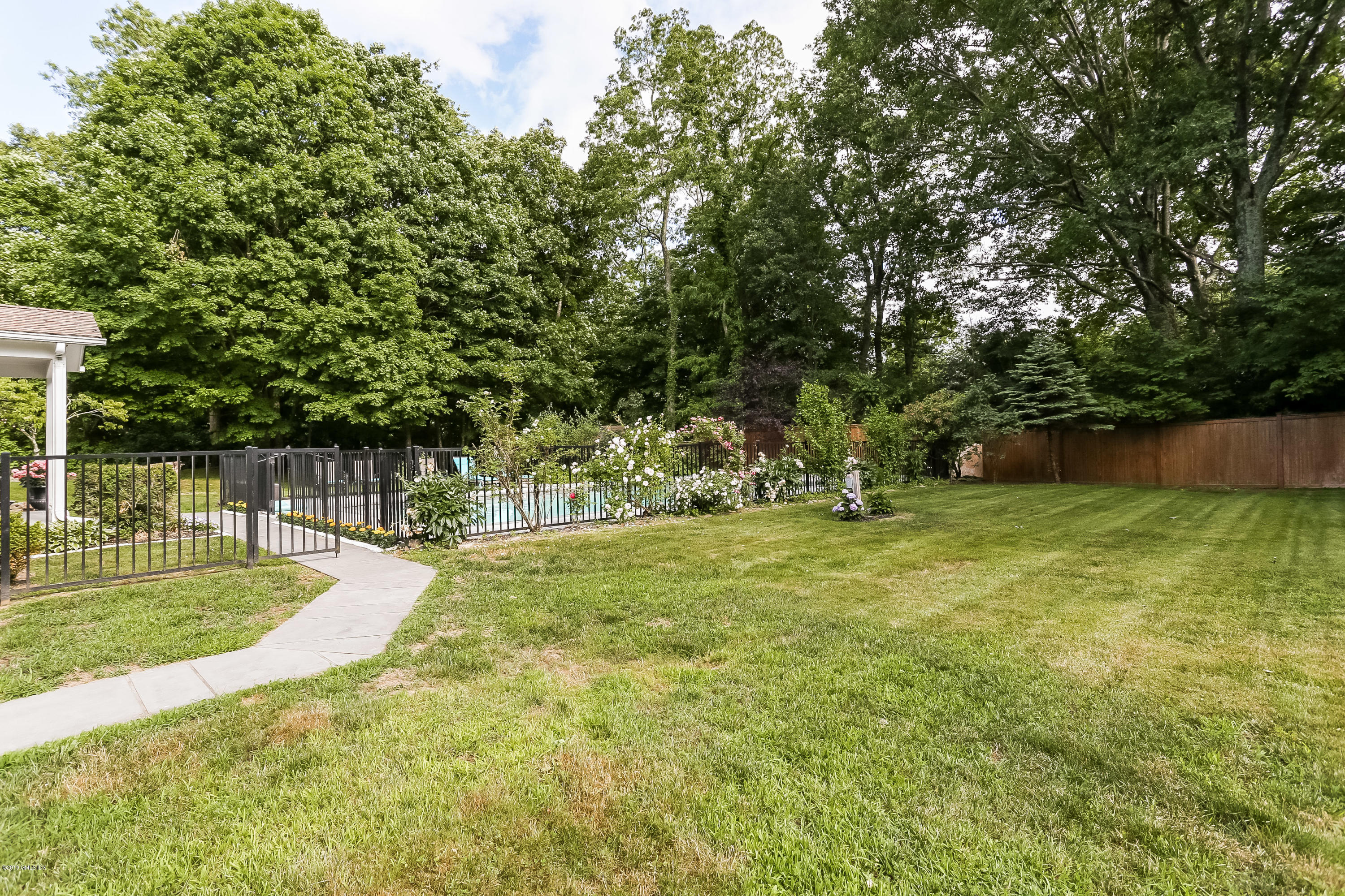 85 Bedford Road Greenwich, CT 06831 - Photo 32 of 38 051-Rear_View-5905087-large