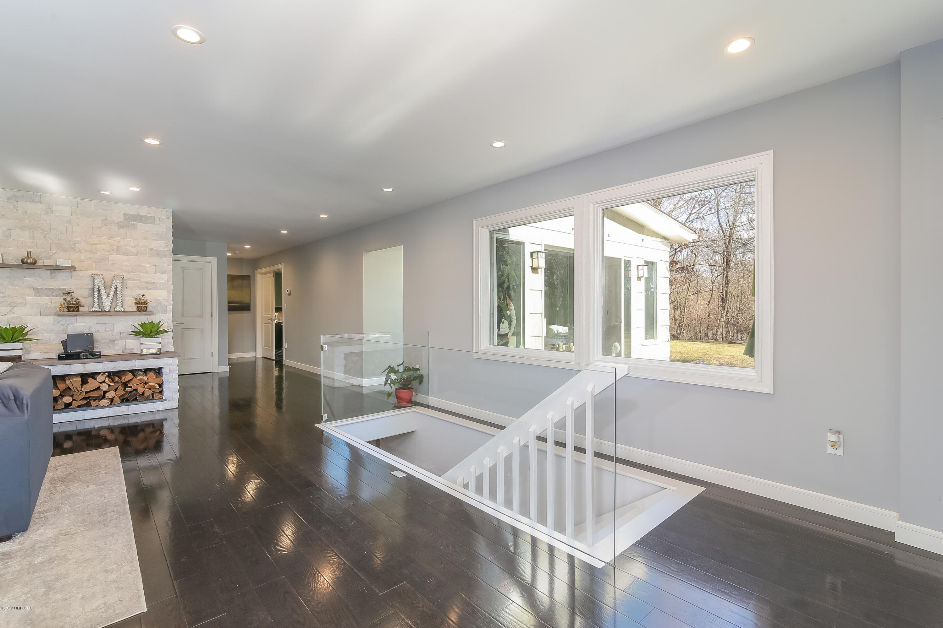 85 Bedford Road Greenwich, CT 06831 - Photo 10 of 38 011-Living_Room-5261696-large