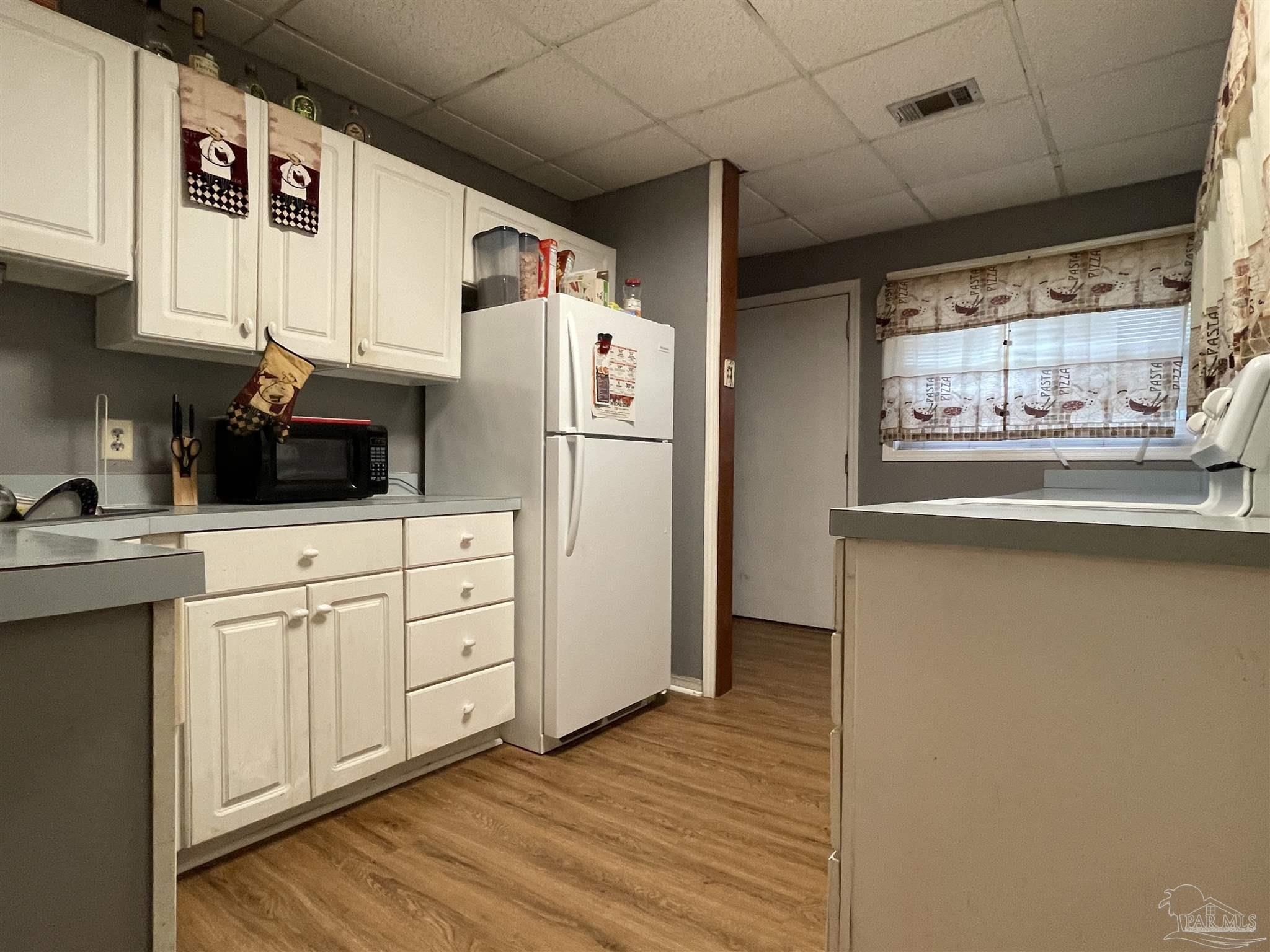 311 West Pinestead Road Pensacola, FL 32503 - Photo 2 of 17 Gallery Image 2