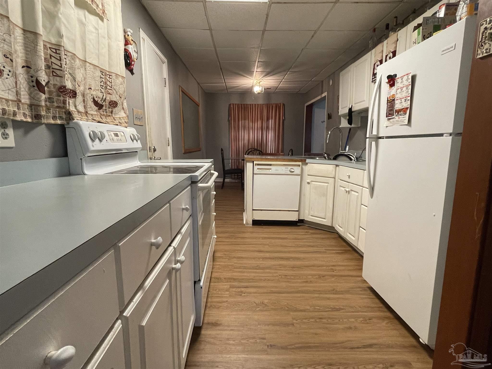 311 West Pinestead Road Pensacola, FL 32503 - Photo 4 of 17 Gallery Image 4