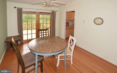4125 Hunt Road Fairfax, VA 22032 - Photo 14 of 32 Dining Room Walks Out to Huge Custom Deck