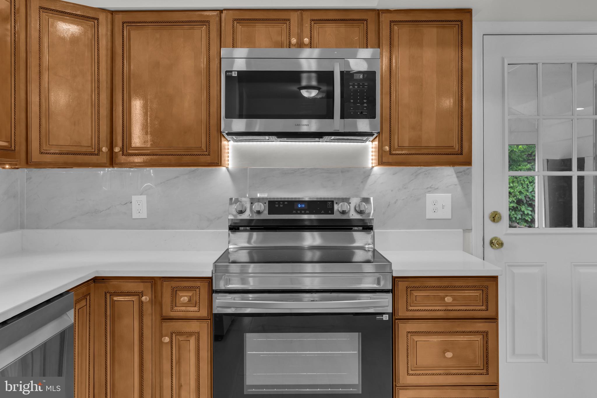 5907 Camberly Avenue Springfield, VA 22150 - Photo 8 of 37