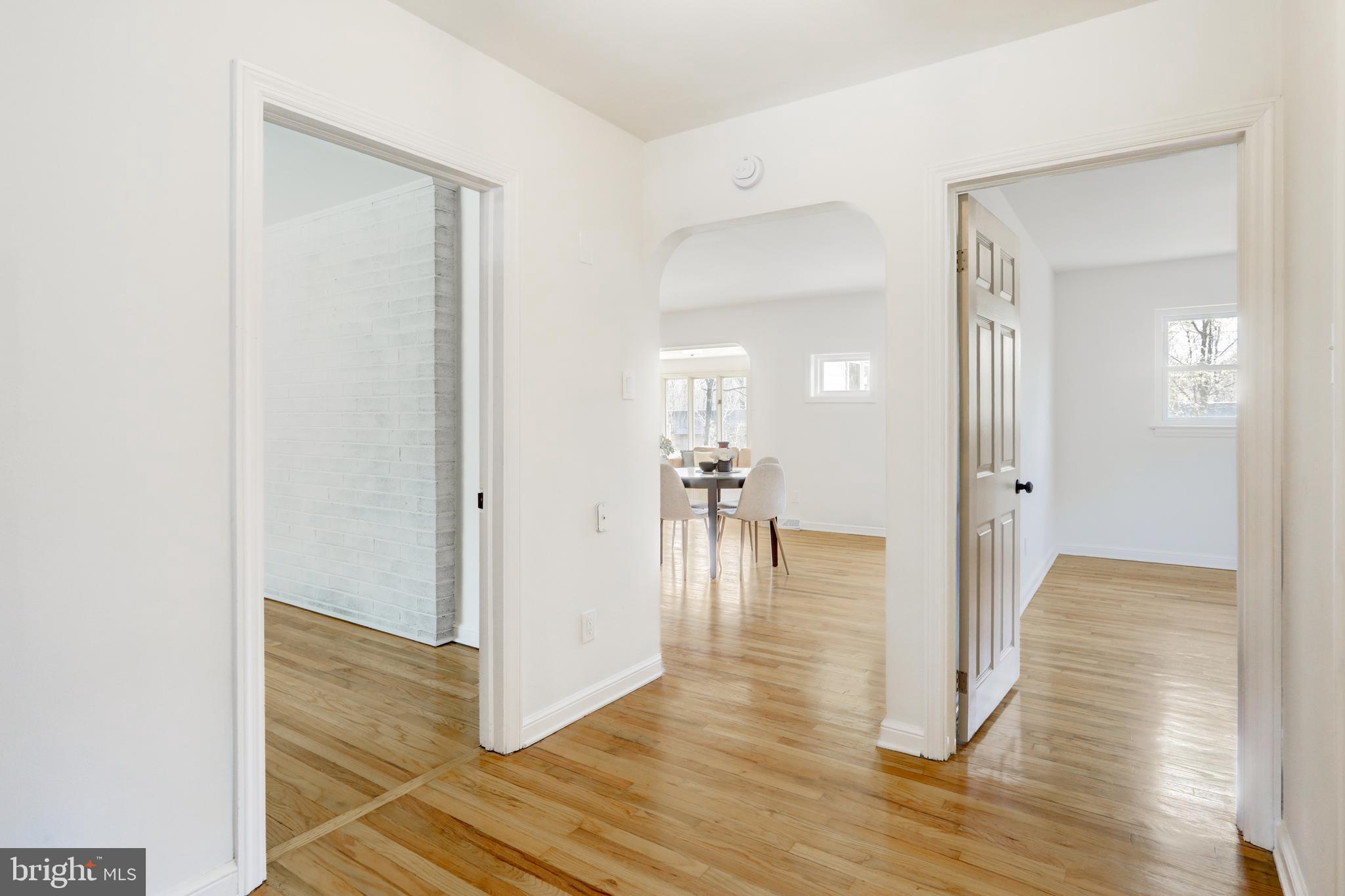 8077 Fox Mill Road Harrisburg, PA 17112 - Photo 3 of 33