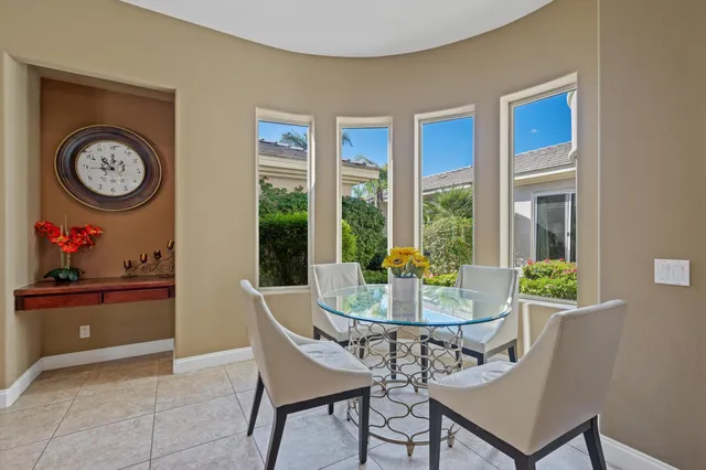 a kitchen that has a stove and a refrigerator