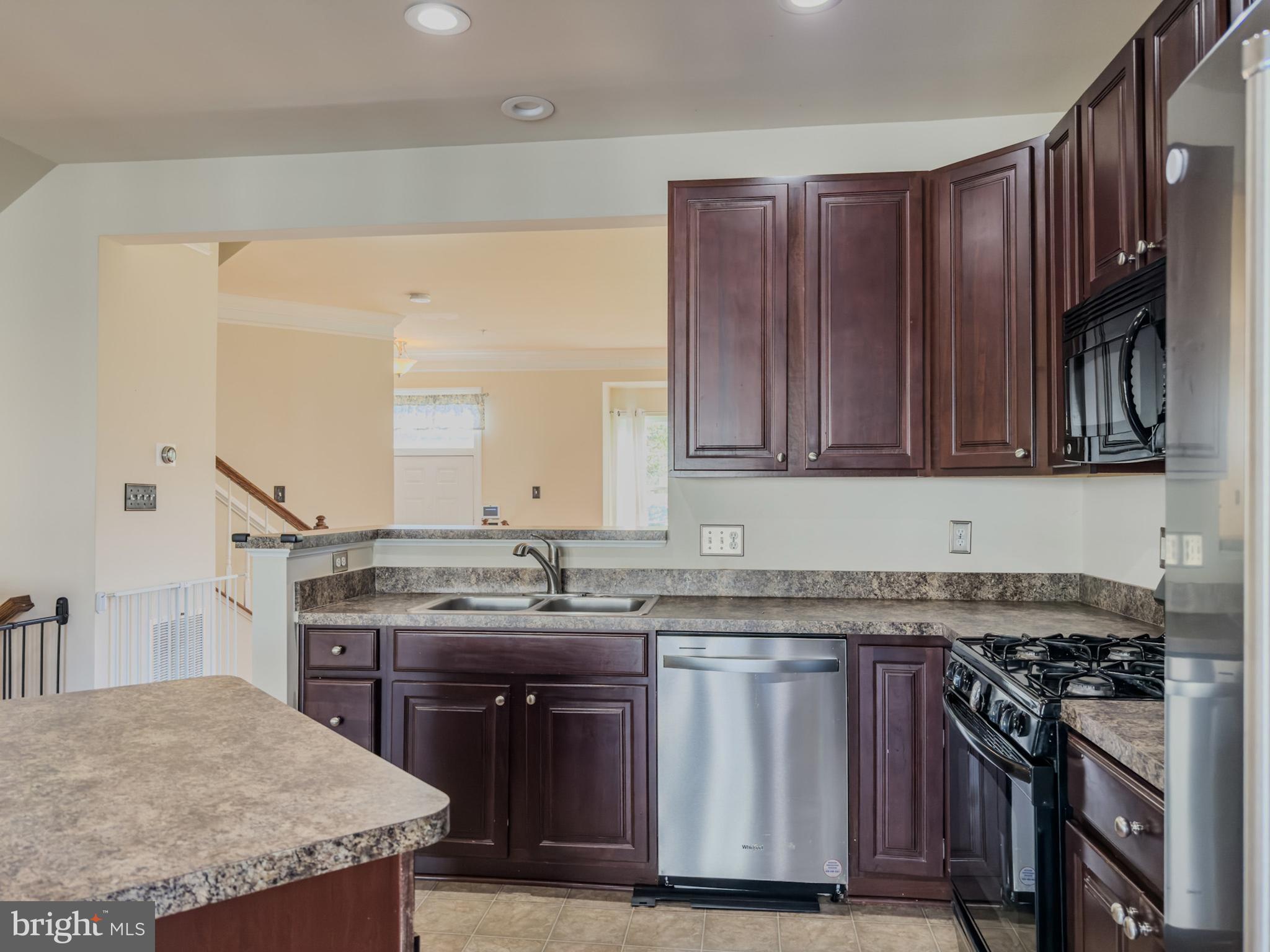 2054 Spring Run Circle Frederick, MD 21702 - Photo 8 of 46