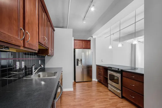 $269,900 | 125 South Kalamazoo Mall, Unit 609, Kalamazoo, MI 49007