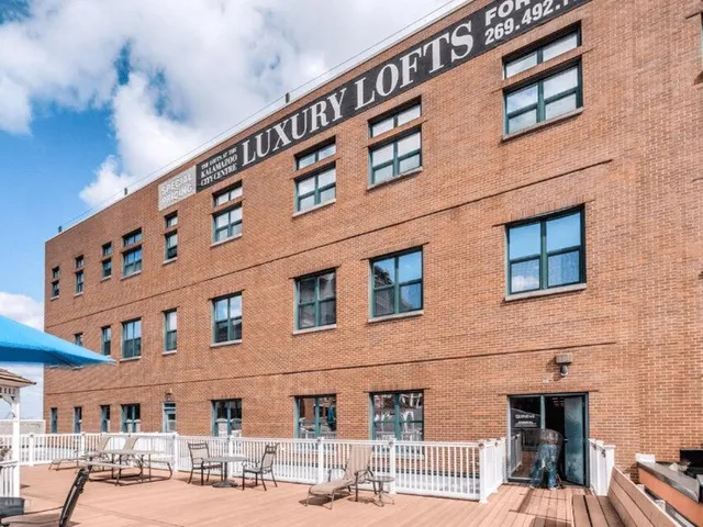 $269,900 | 125 South Kalamazoo Mall, Unit 609, Kalamazoo, MI 49007