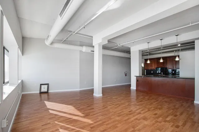 $269,900 | 125 South Kalamazoo Mall, Unit 609, Kalamazoo, MI 49007