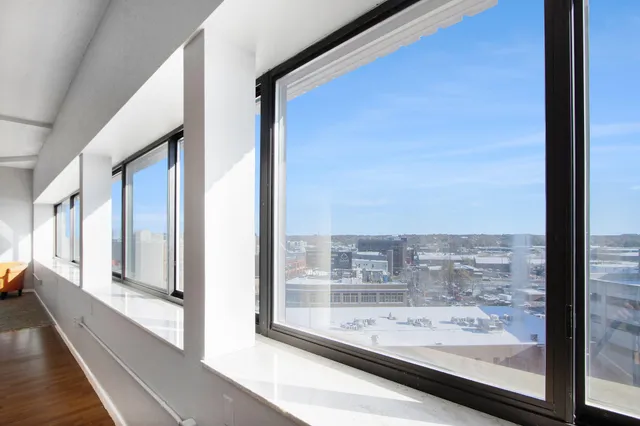 $269,900 | 125 South Kalamazoo Mall, Unit 609, Kalamazoo, MI 49007