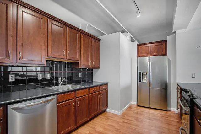 $269,900 | 125 South Kalamazoo Mall, Unit 609, Kalamazoo, MI 49007