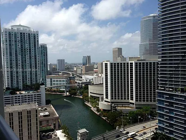 $900,000 | 475 Brickell Avenue, Unit 2415, Miami, FL 33131