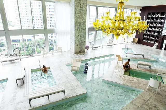 $900,000 | 475 Brickell Avenue, Unit 2415, Miami, FL 33131