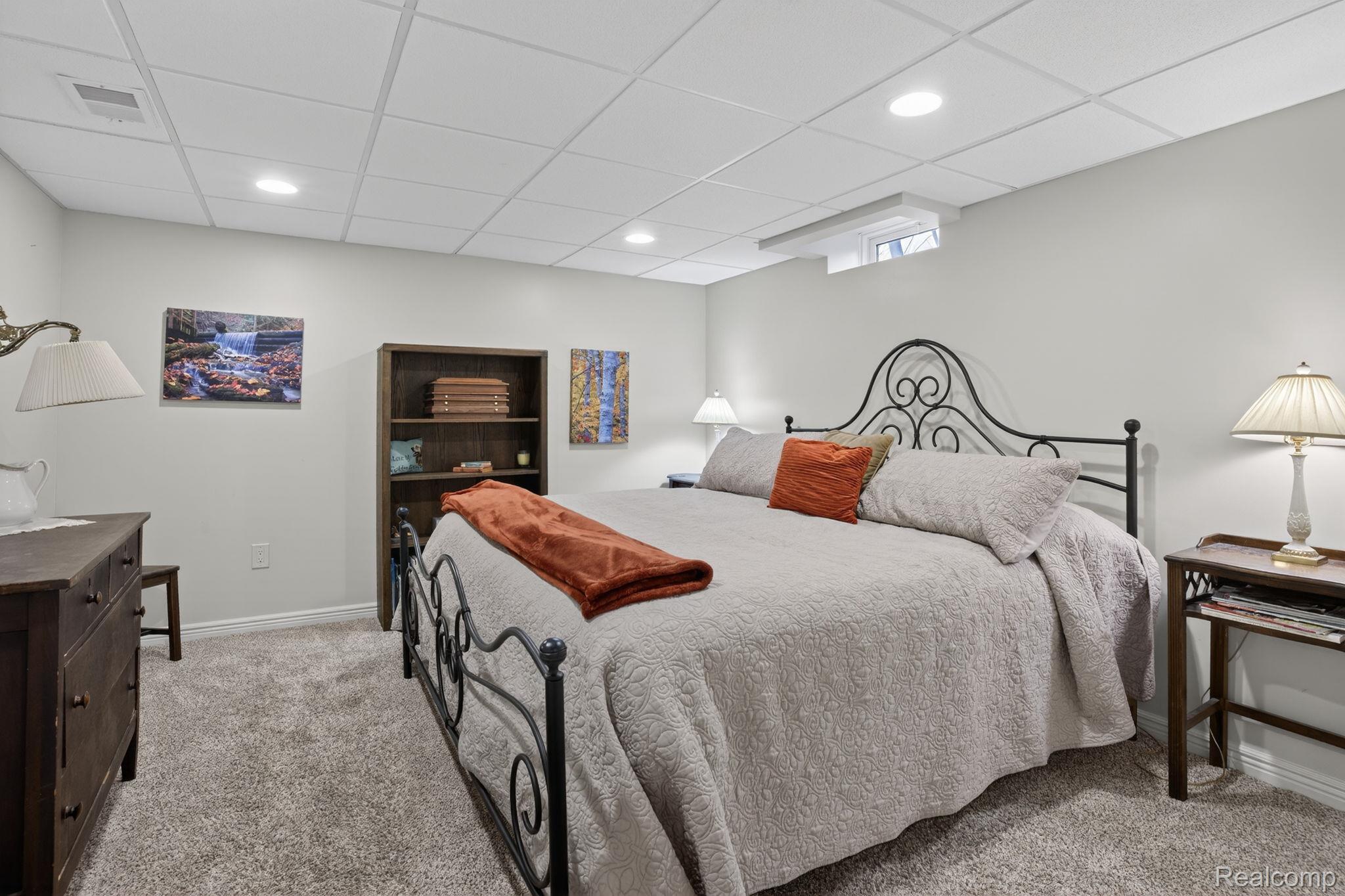 341 Ridgewood Road Rochester, MI 48306 - Photo 56 of 74 24-web-or-mls-DSC_2294.jpg