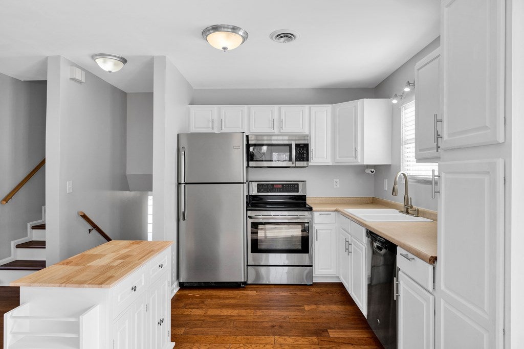 289 Whispering Pines Road Max Meadows, VA 24360 - Photo 13 of 46 Gallery Image 13