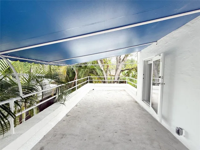 a view of entryway with a hallway