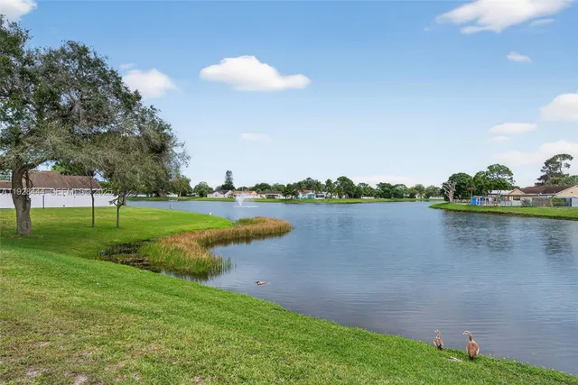 $284,000 | 707 Stonewood Court, Unit 19C, Jupiter, FL 33458