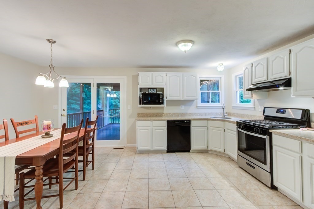 11 Merriam Way Upton, MA 01568 - Photo 6 of 42 Gallery Image 6