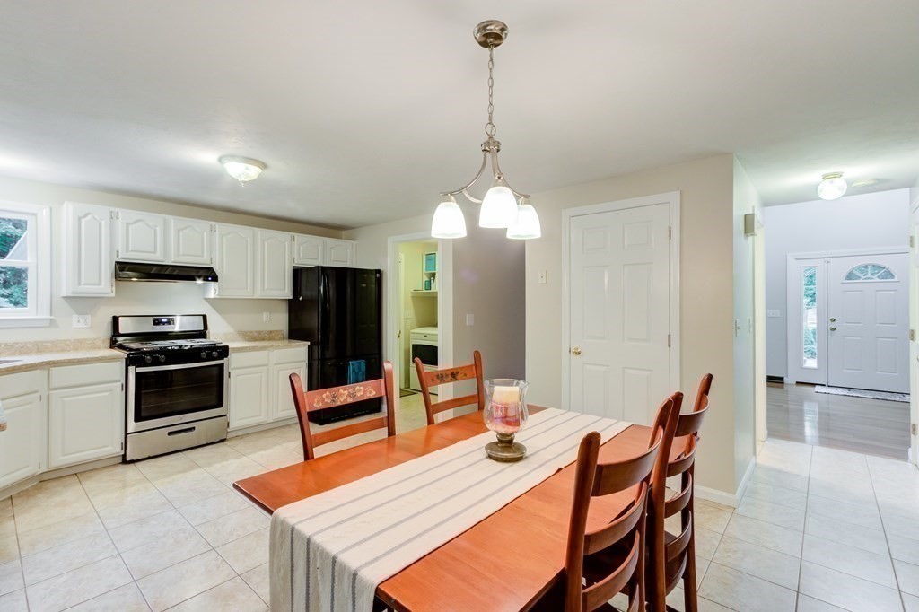 11 Merriam Way Upton, MA 01568 - Photo 7 of 42 Gallery Image 7