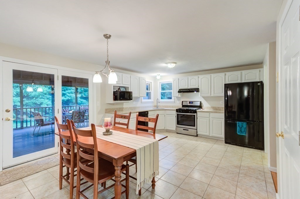 11 Merriam Way Upton, MA 01568 - Photo 8 of 42 Gallery Image 8