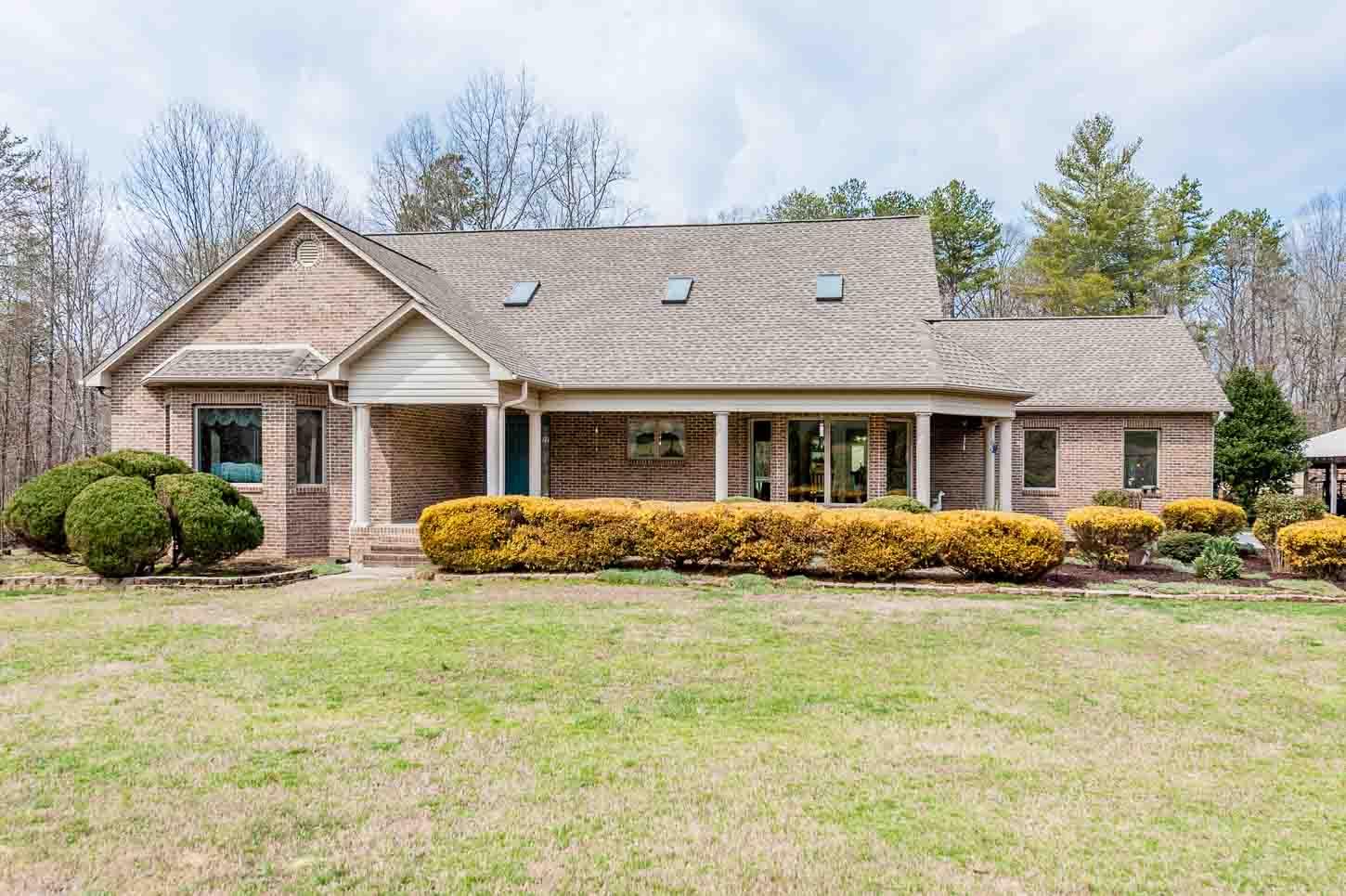 1207 Belltown Road Tellico Plains, TN 37385 - Photo 1 of 36 _F322674-Edit