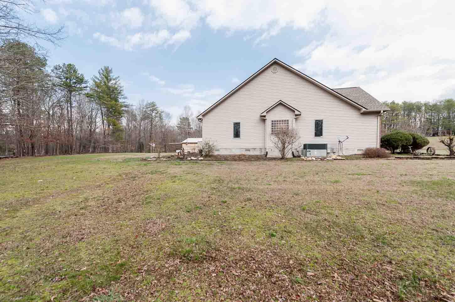 1207 Belltown Road Tellico Plains, TN 37385 - Photo 5 of 36 _F322724