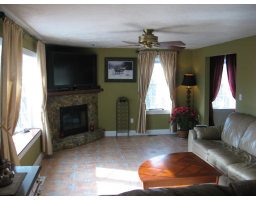 9 A Ansonia Road, Unit LEFT Worcester, MA 01605 - Photo 6 of 17 Gallery Image 6
