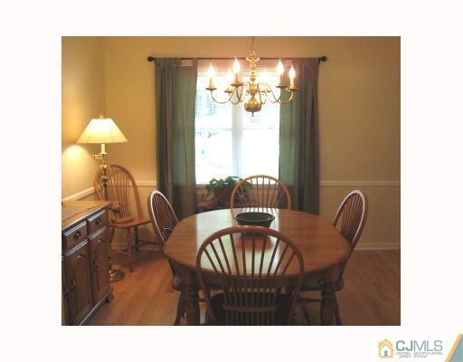 24 Dundee Road Kendall Park, NJ 08824 - Photo 4 of 10 Gallery Image 4