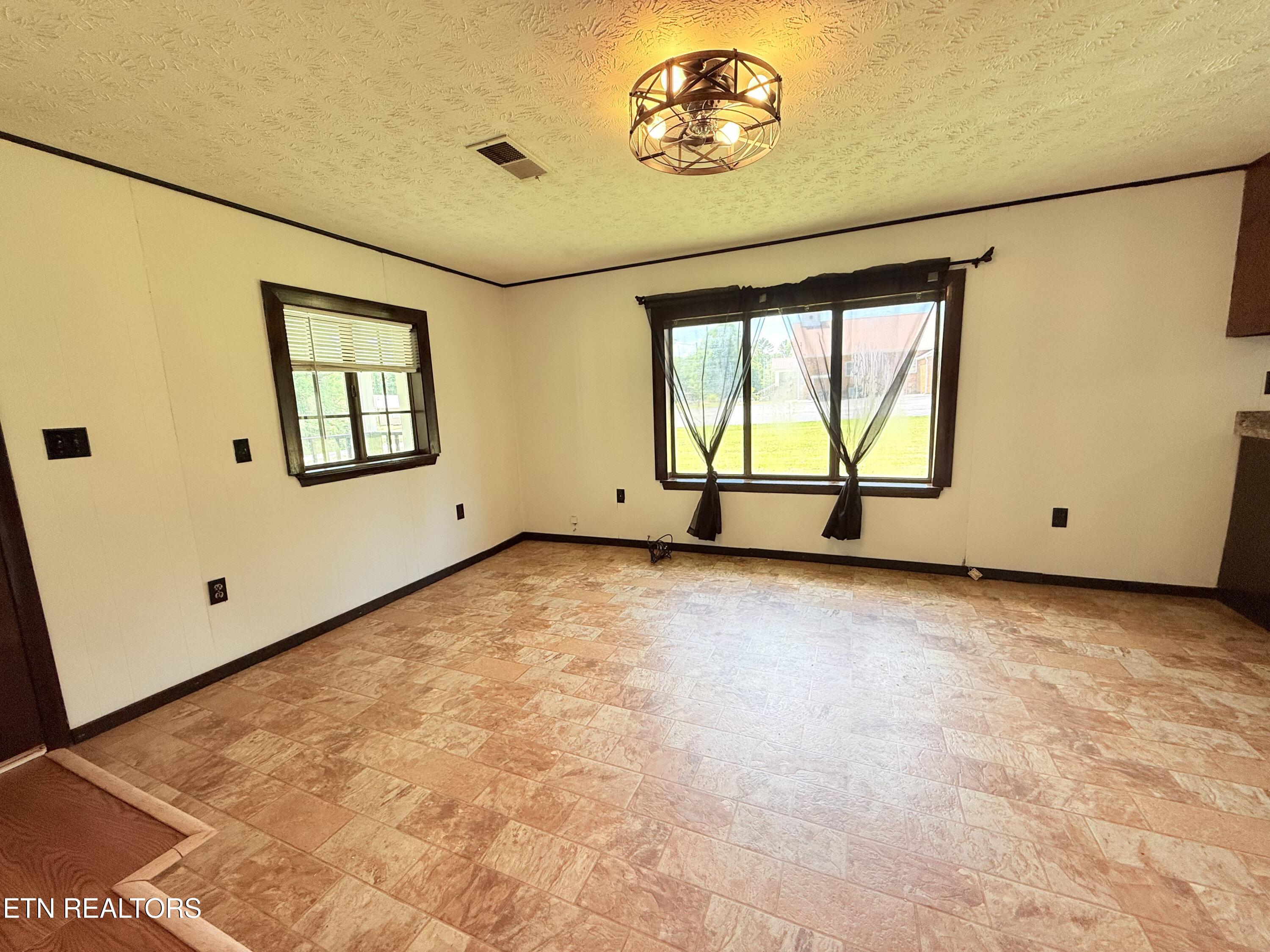 2391 Buffalo Road Oneida, TN 37841 - Photo 15 of 43 Living Room