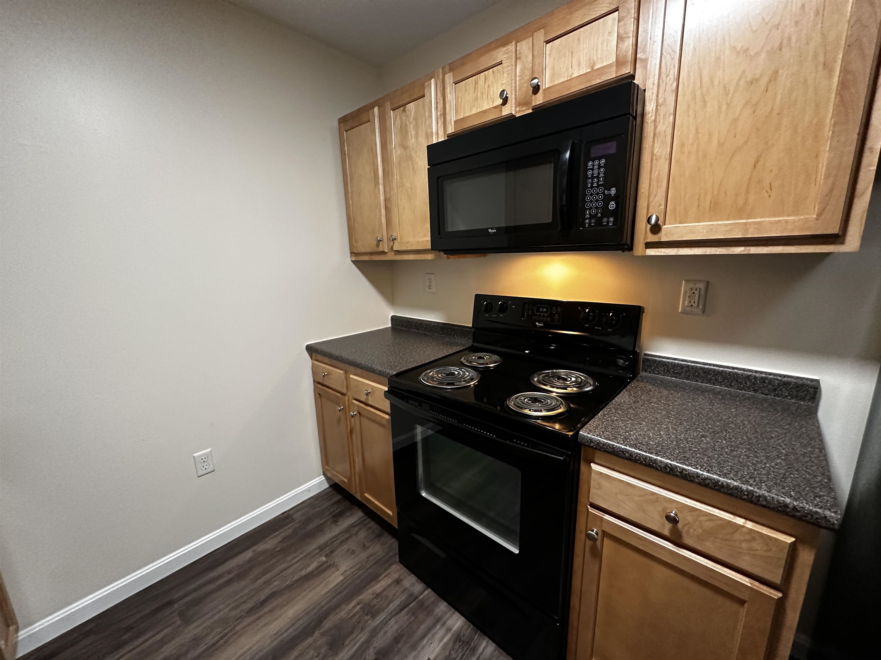 50 Sentinel Court, Unit 208 Manchester, NH 03103 - Photo 12 of 39