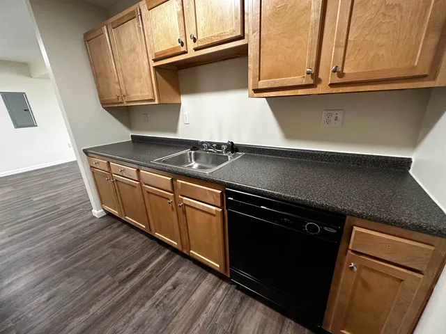 $1,945 | 50 Sentinel Court, Unit 208, Manchester, NH 03103