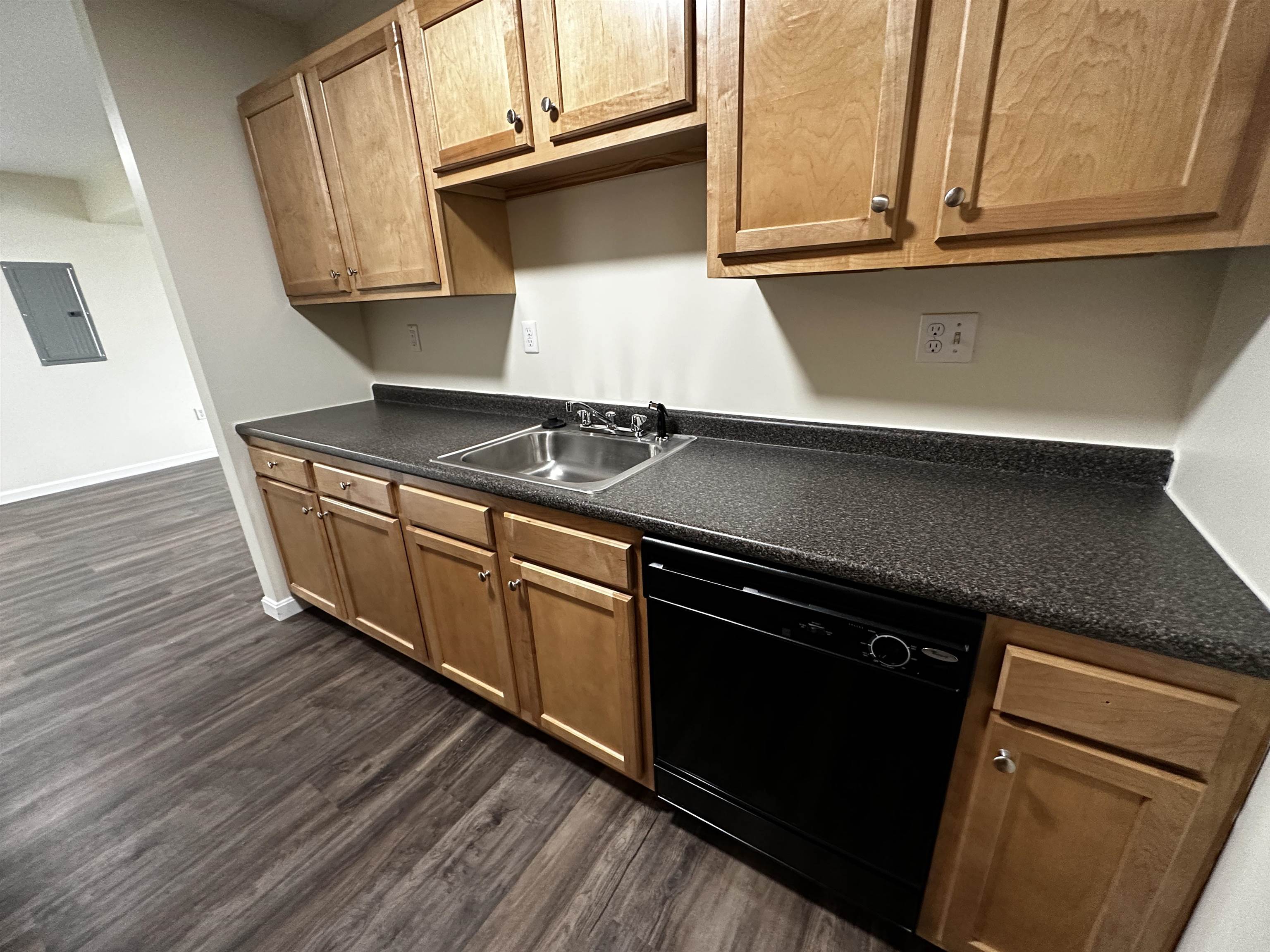 50 Sentinel Court, Unit 208 Manchester, NH 03103 - Photo 13 of 39