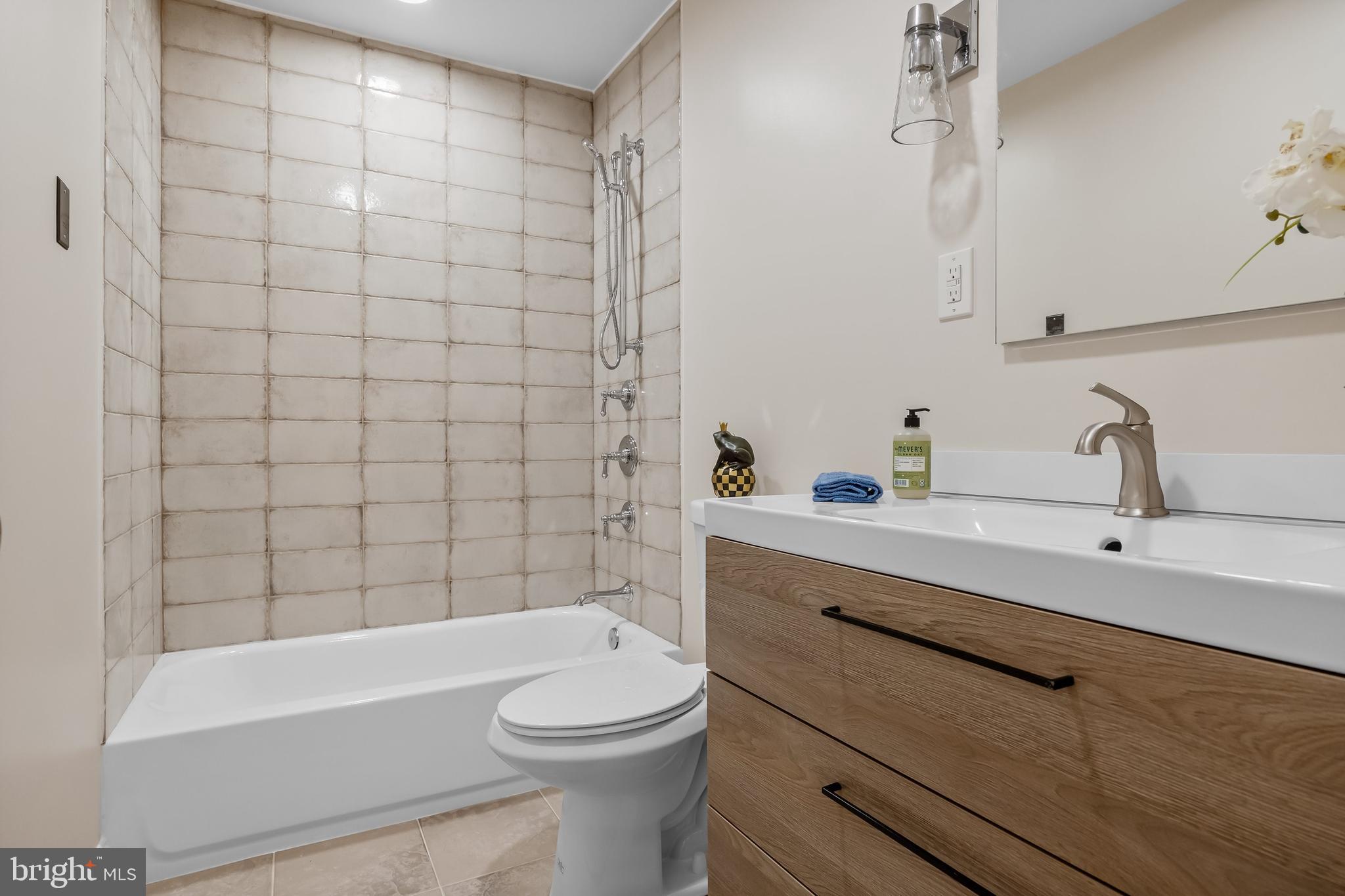 141 Lenape Trail Medford, NJ 08055 - Photo 23 of 33 Hallway bathroom