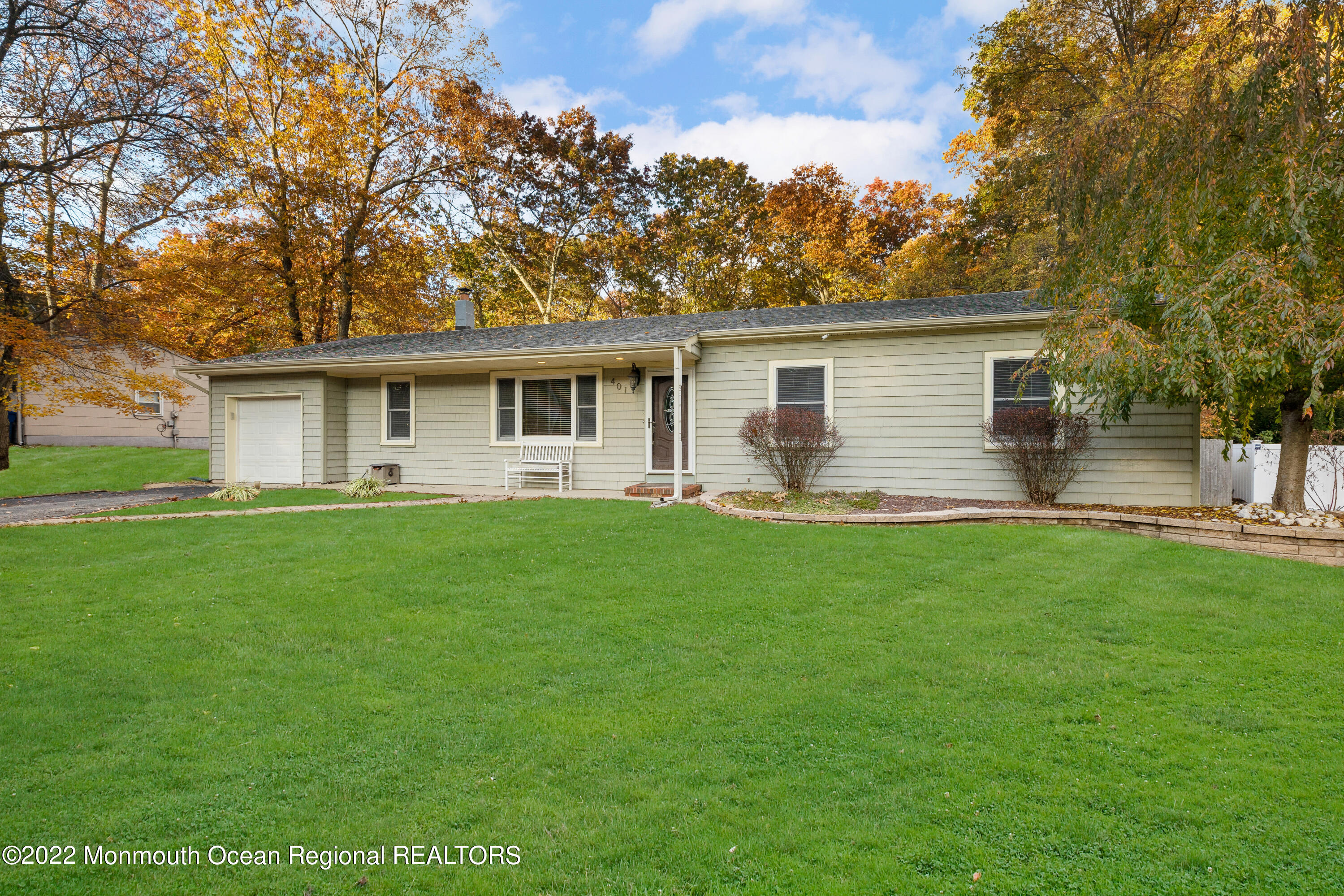 401 Leesville Road Jackson, NJ 08527 - Photo 1 of 25 a front view of house with yard and green space