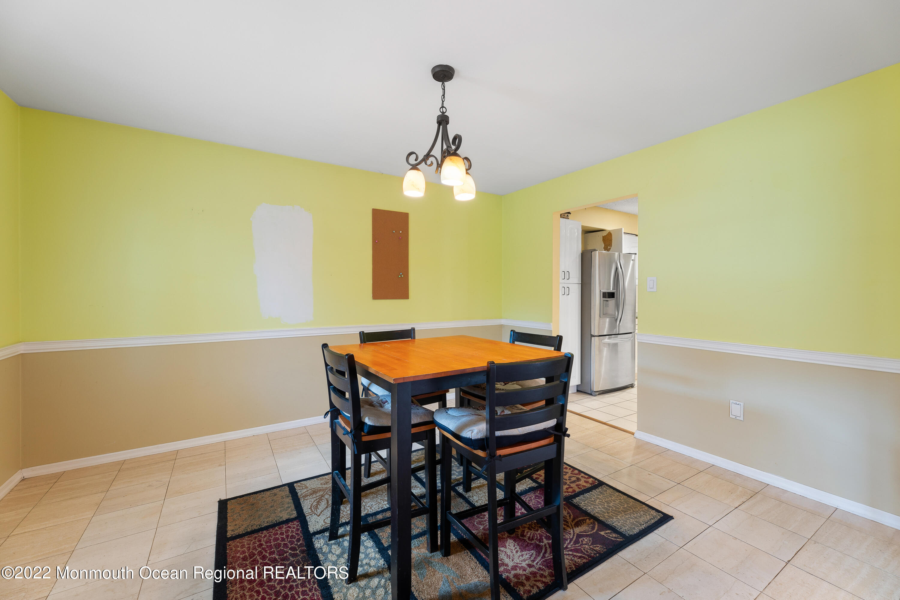 401 Leesville Road Jackson, NJ 08527 - Photo 4 of 25 a dining room with furniture and window