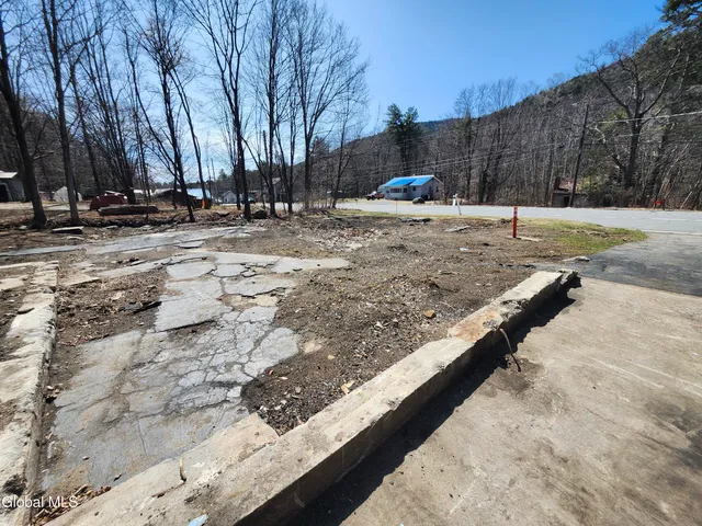 $89,900 | 2874 Highway 9, Lake George, NY 12845