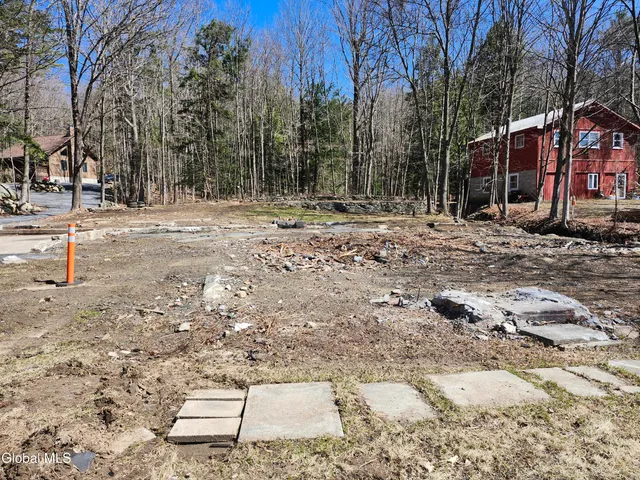 $89,900 | 2874 Highway 9, Lake George, NY 12845