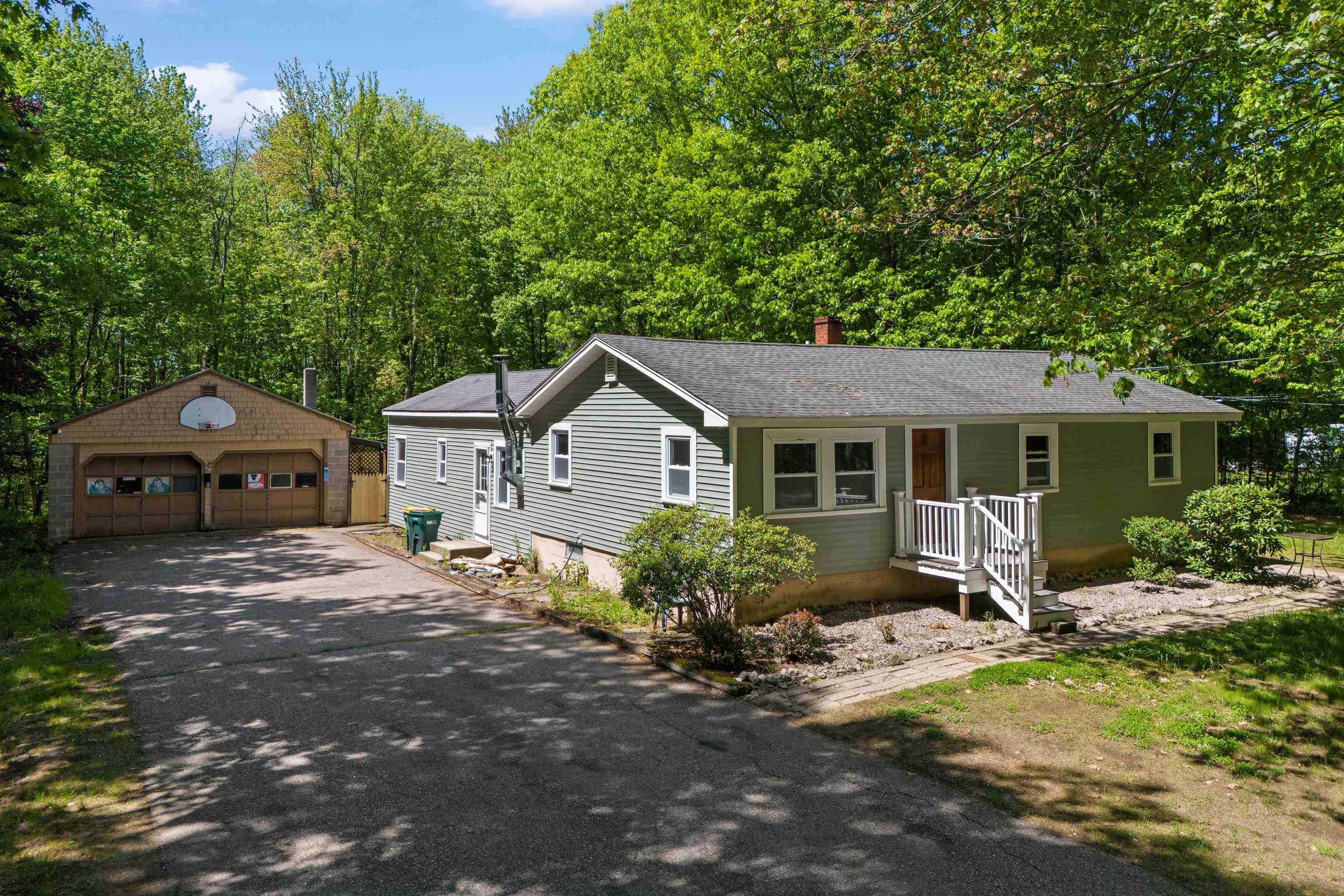 125 Blackwater Road Rochester, NH 03867 - Photo 4 of 60