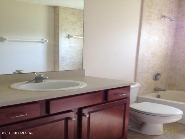 2169 Cromwell Road Jacksonville, FL 32246 - Photo 11 of 12 Hall bath