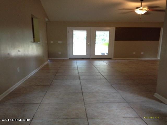 2169 Cromwell Road Jacksonville, FL 32246 - Photo 5 of 12 Family room