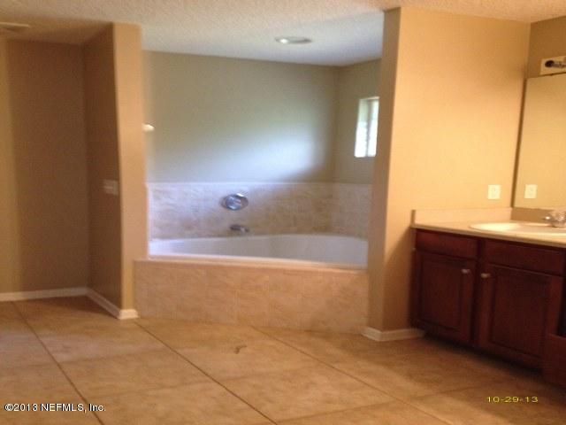 2169 Cromwell Road Jacksonville, FL 32246 - Photo 8 of 12 Owners bathroom