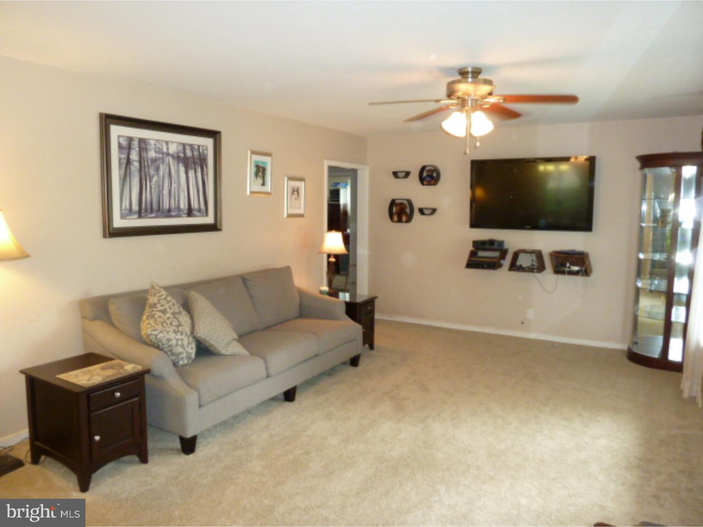 217 West County Line Road Hatboro, PA 19040 - Photo 3 of 25 Living Room