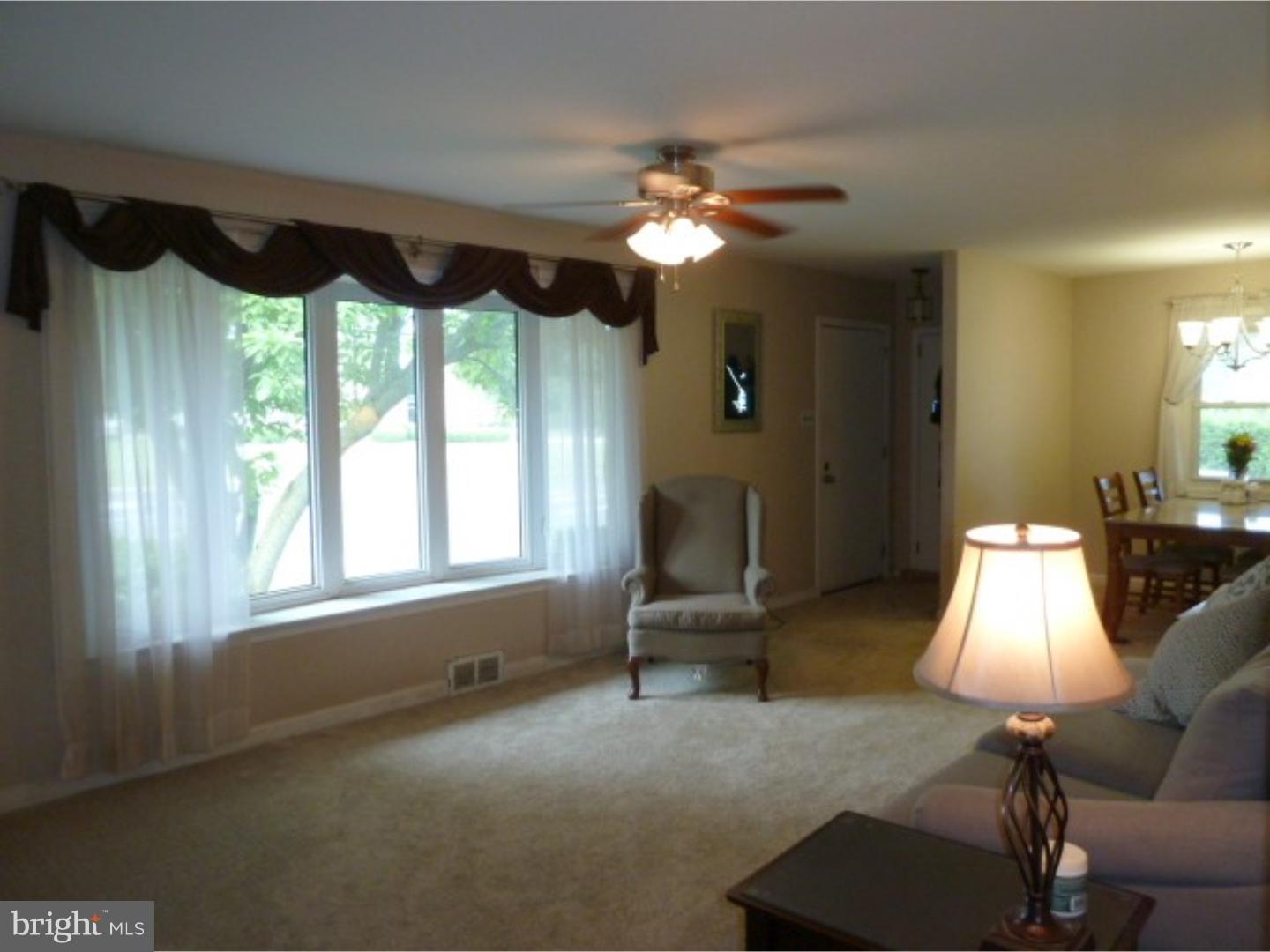 217 West County Line Road Hatboro, PA 19040 - Photo 4 of 25 Living Room