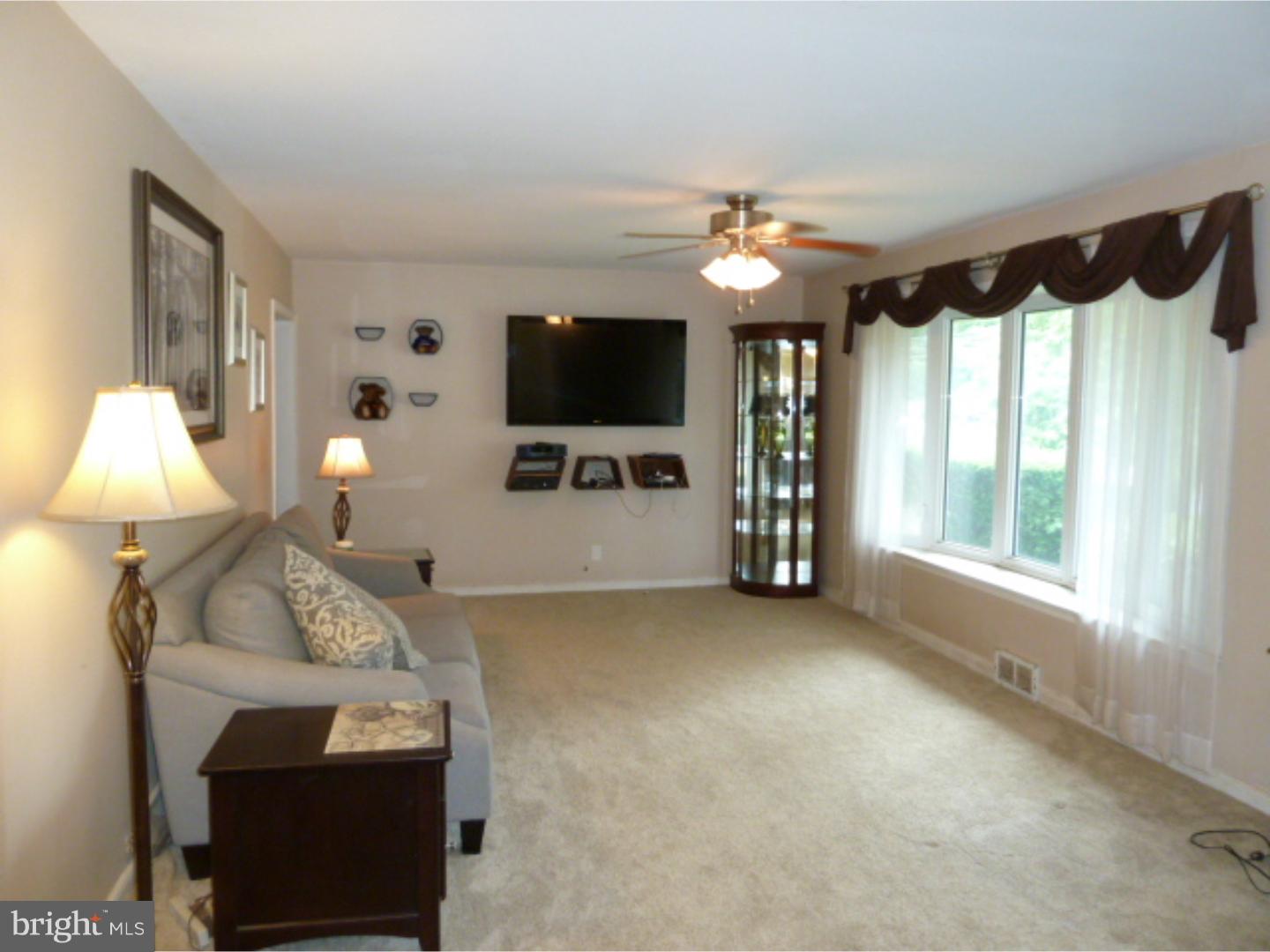 217 West County Line Road Hatboro, PA 19040 - Photo 5 of 25 Living Room