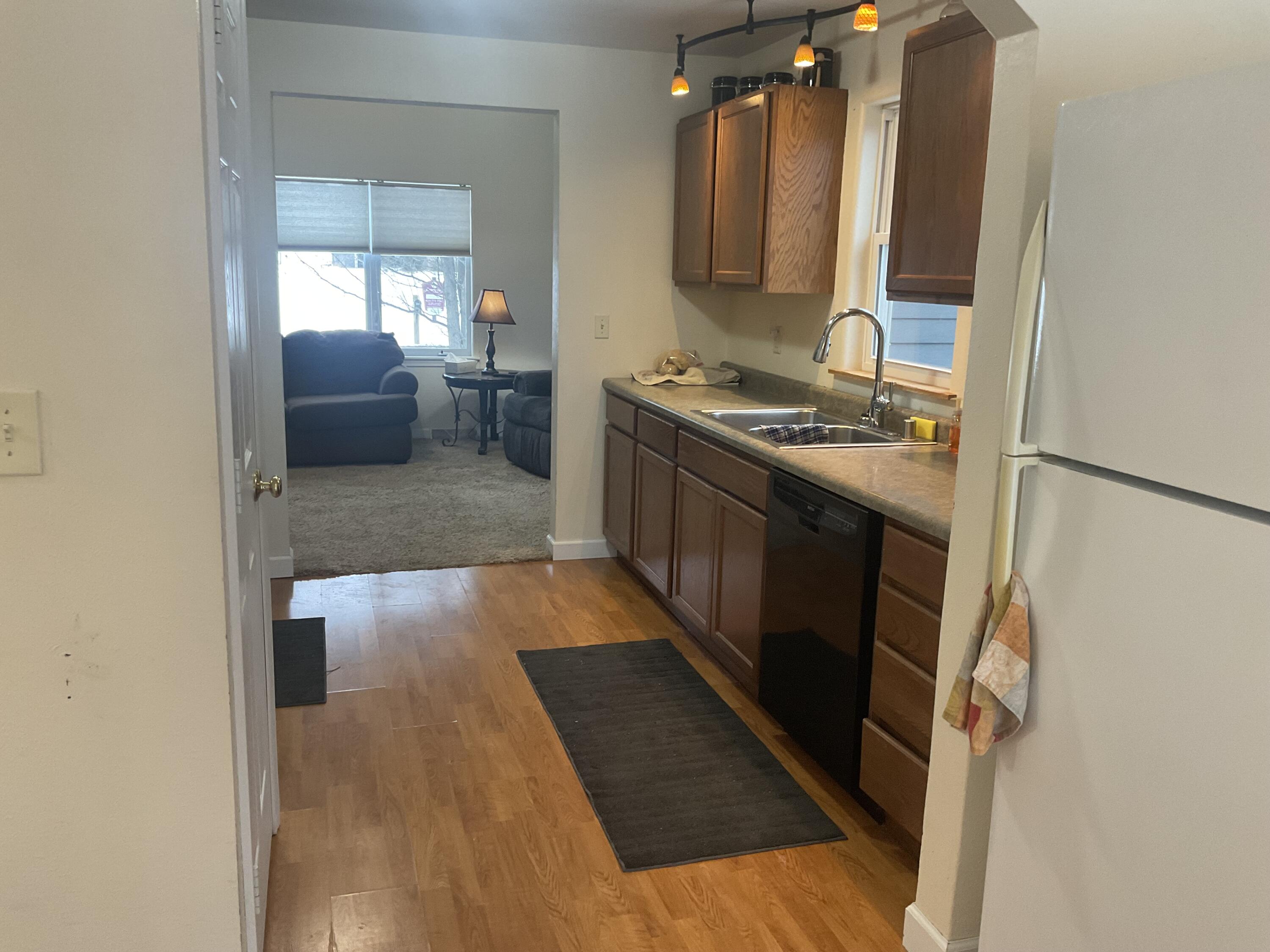 W242N4251 Swan Road Pewaukee, WI 53072 - Photo 8 of 15 Kitchen