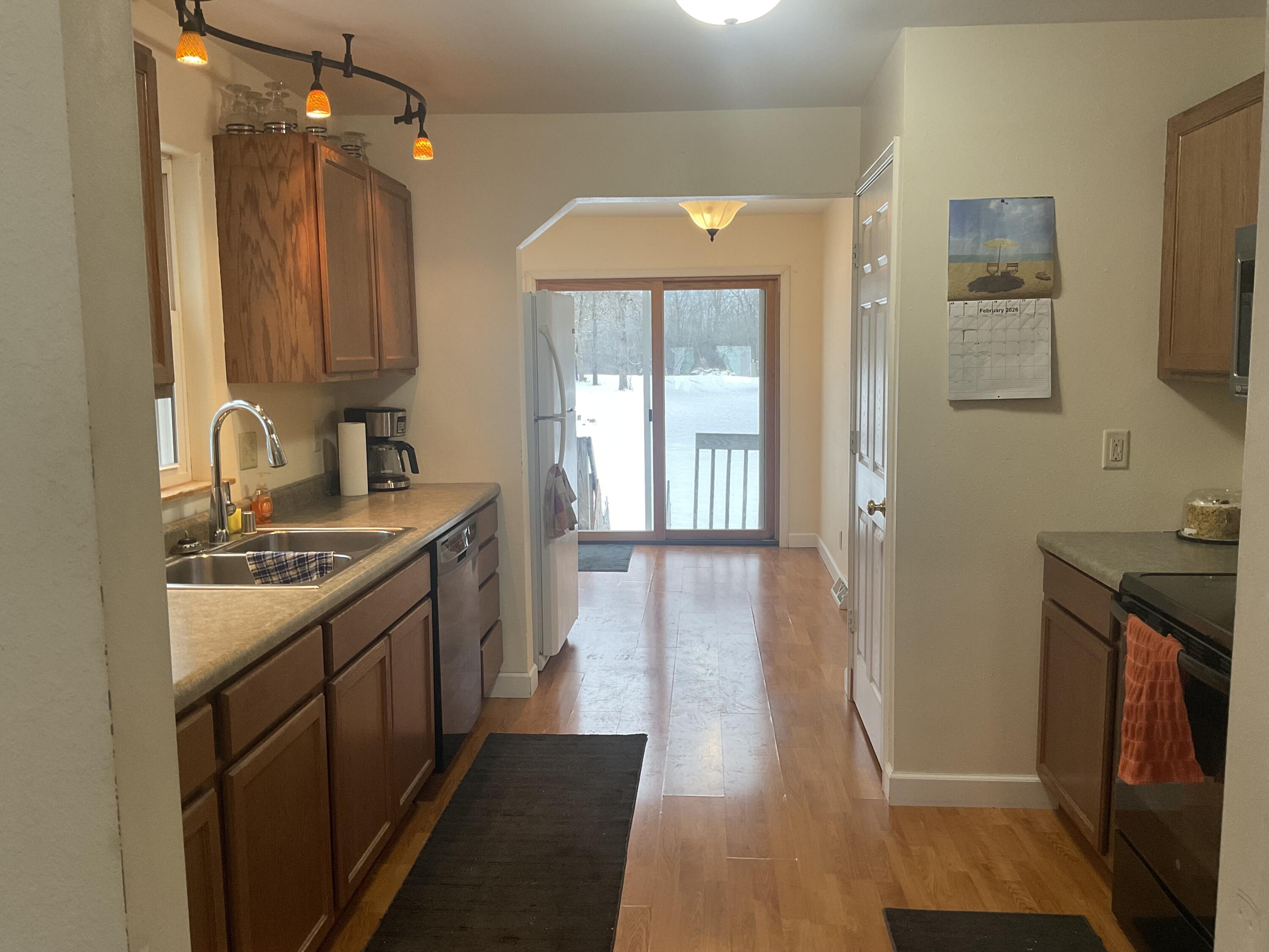 W242N4251 Swan Road Pewaukee, WI 53072 - Photo 9 of 15 Kitchen