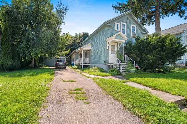 $174,900 | 1013 Waugoo Avenue, Oshkosh, WI 54901