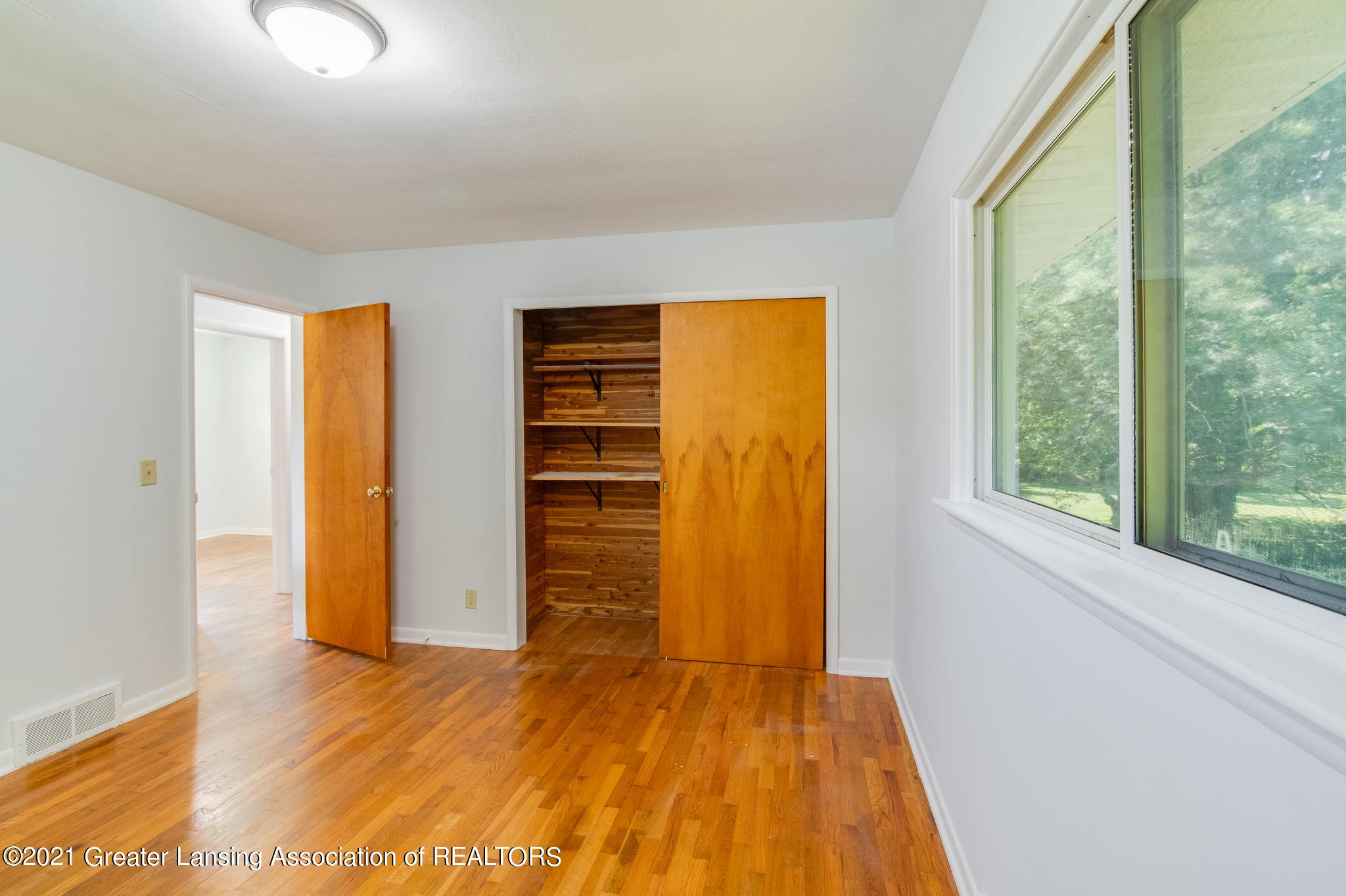 5634 Schafer Road Lansing, MI 48911 - Photo 17 of 28 5634_Schafer_STEVE_R-30