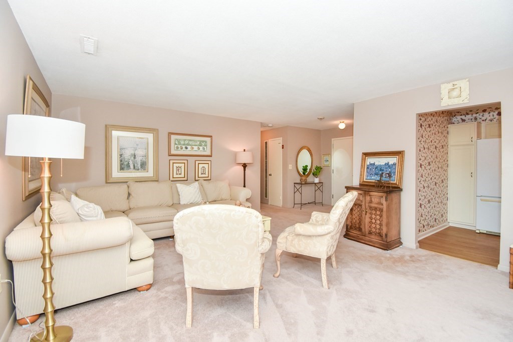 1006 Paradise Road, Unit 2R Swampscott, MA 01907 - Photo 6 of 31 Gallery Image 6